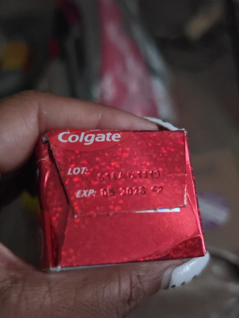 Colgate Optic White Advanced Toothpaste - Red - Picture 6 of 6